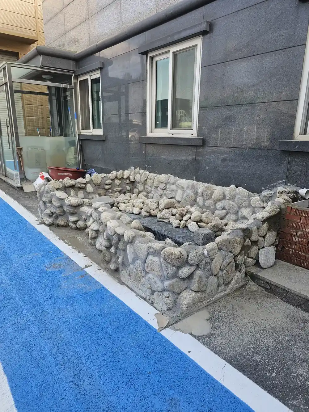 은평 수돗가 시공 전 마당